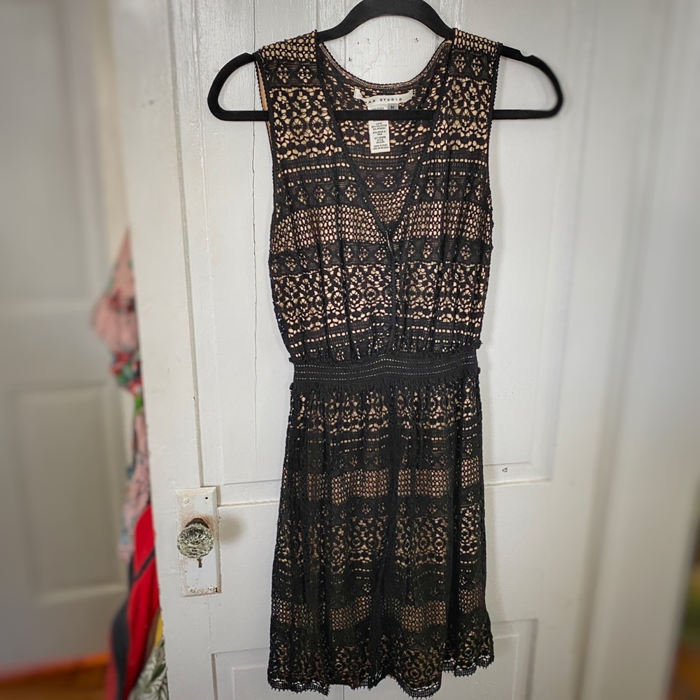Max Studio Black lace dress size M, buttoned front